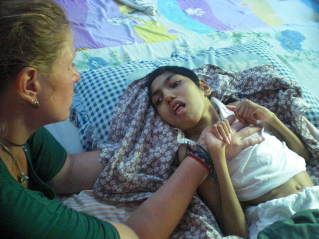 Delphintherapie Zentrum Marmaris: Hilfe für behinderte Kinder in Sri Lanka